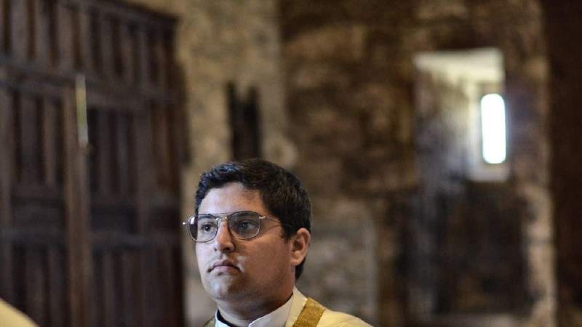 Antonio Ferrer, en uno de sus primeros actos como sacerdote.