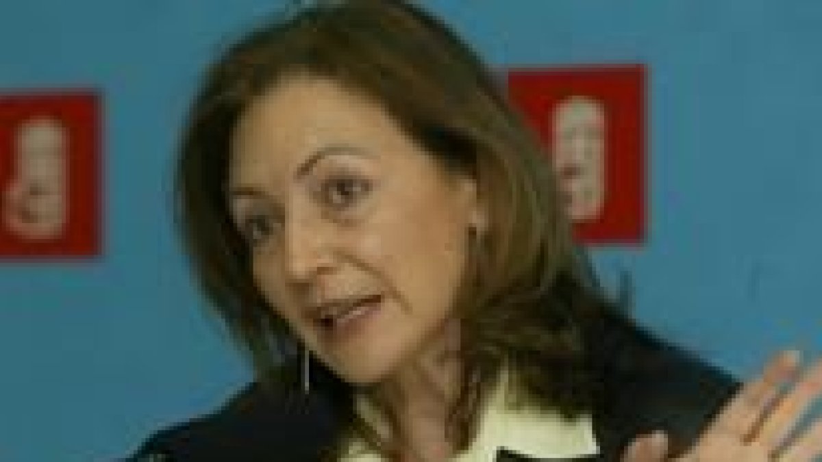 Charo Velasco propuso ayer en rueda de prensa la construcción de un palacio provincial de congresos
