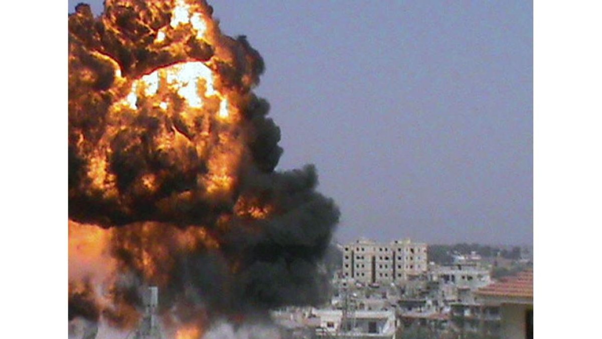 Explosión de una bomba en Damasco ayer.