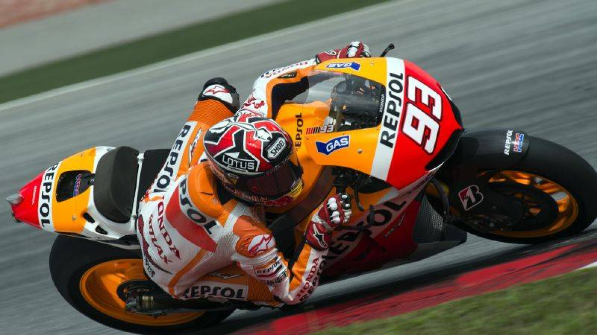 Márquez, con su Honda durante las pruebas de hoy en Malasia.