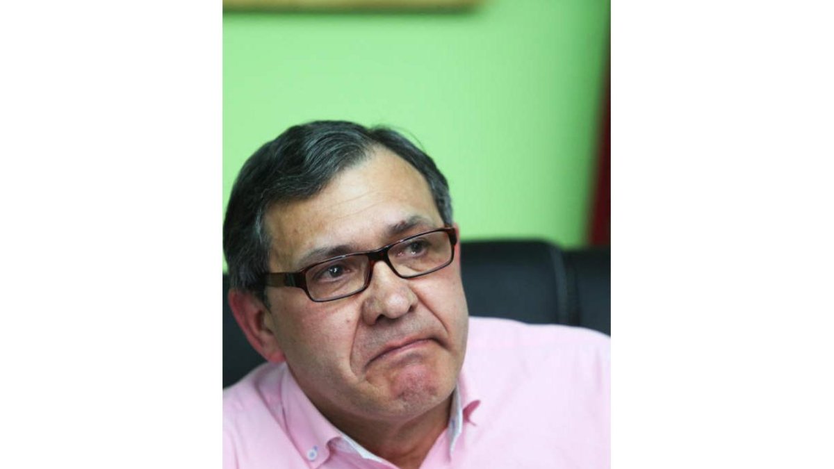 Canedo, tras anunciar su dimisión que luego retiraría.