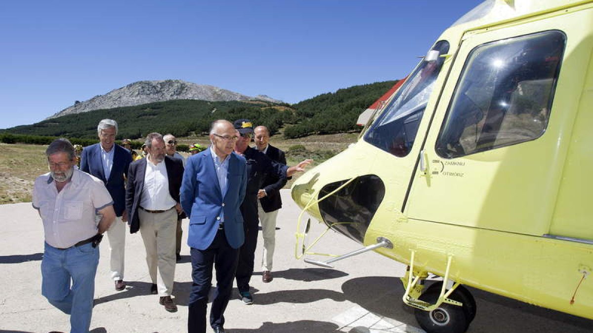 Ruiz Medrano, ayer, en la base del Puerto «El Pico».