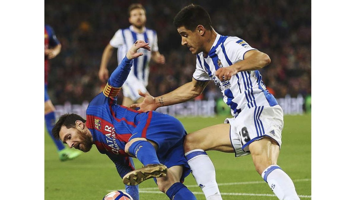 Messi volvió a tirar del Barcelona. El argentino marcó dos goles a la Real Sociedad. ALEJANDRO GARCÍA