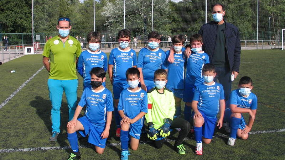 Equipo de El Recreo Ponferrada B que disputa la competición alevín. MANUEL MACÍAS