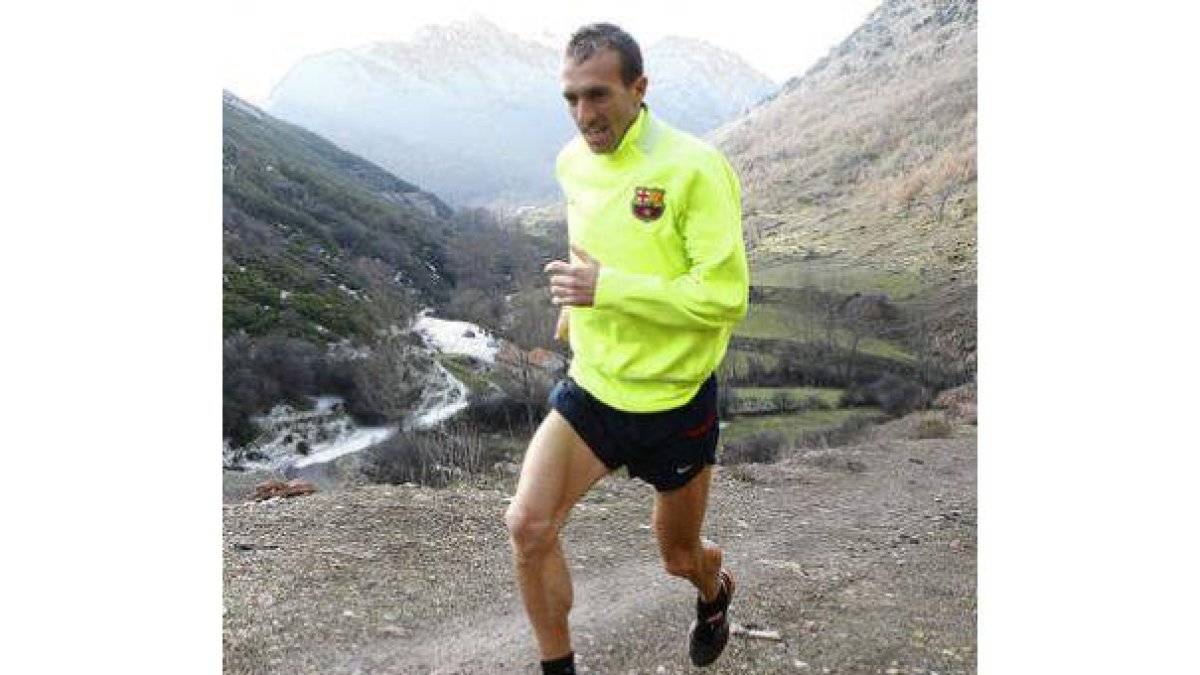 El gordonés entrenando en las montañas de su pueblo.