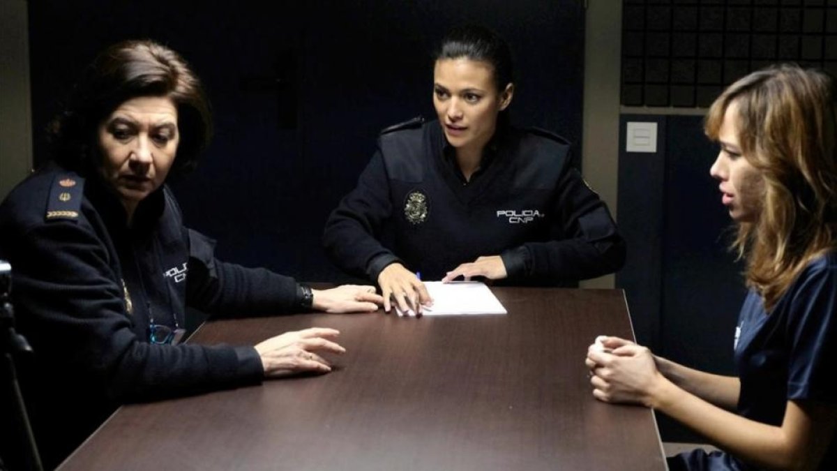 Una escena de la serie de las sobremesas de TVE-1 'Servir y proteger'.