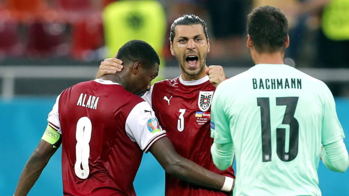 Alaba celebra el triunfo con sus compañeros. GHEMENT