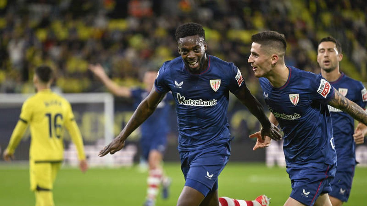El delantero del Athletic Club Iñaki Williams celebra tras anotar el tercero ante el Villarreal. A. ESTEBAN