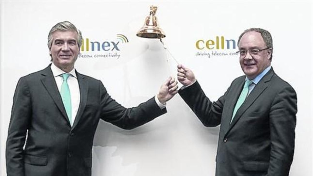 Francisco Reynés y el consejero delegado, Tobías Martínez, ayer.