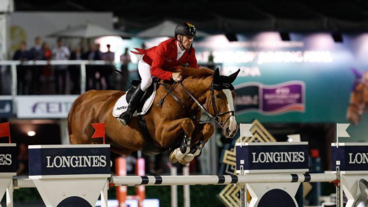 El alemán Marcus Ehning, en plena acción en la final del campeonato.