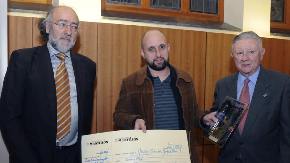 Rogelio Blanco, Héctor Sánchez Minguillán y Ángel Valencia. J. CASARES