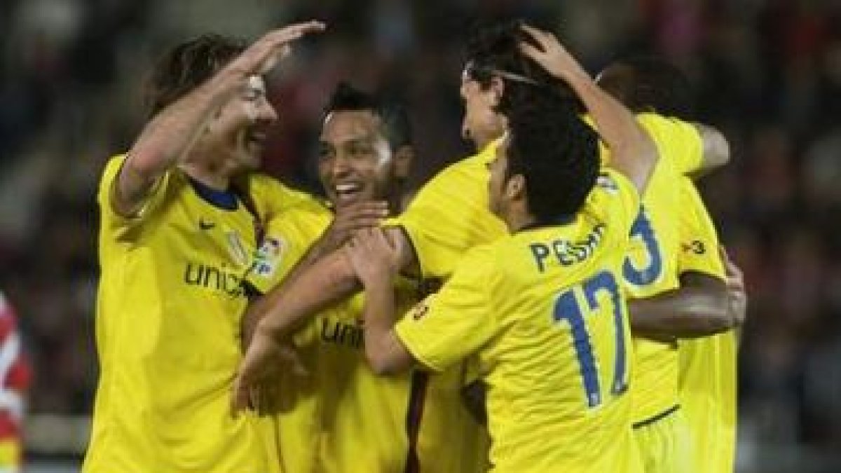 Ibrahimovic celebra con sus compañeros el gol del triunfo.