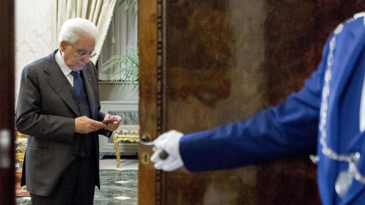 Imagen facilitada por el Departamento de Prensa del Palacio del Quirinal del presidente italiano, Sergio Mattarella.