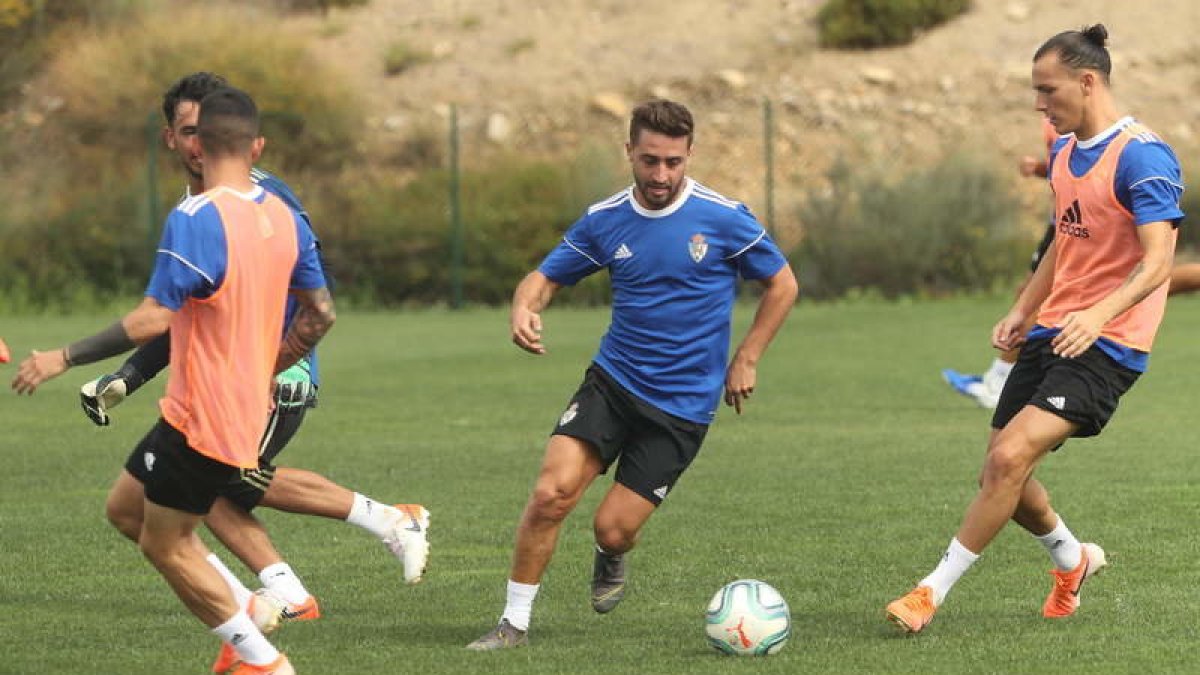 La Ponferradina regresa hoy a los entrenamientos con la mente puesta en el partido del domingo en el Ramón de Carranza. L. DE LA MATA.