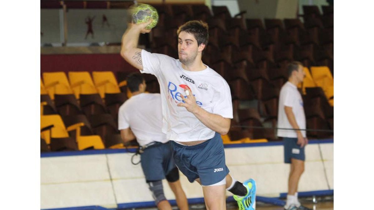 Castro ya entrenó ayer el mismo ritmo que el resto de sus compañeros.