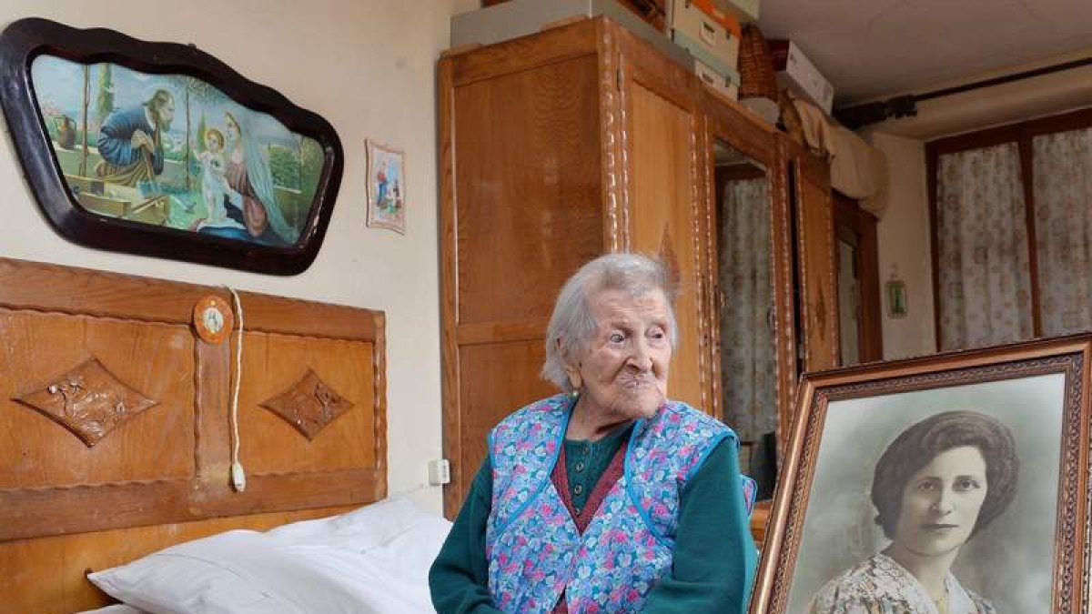 Emma Moreno, en su casa de Verbania en una fotografía del año pasado. ANTONINO DI MARCO
