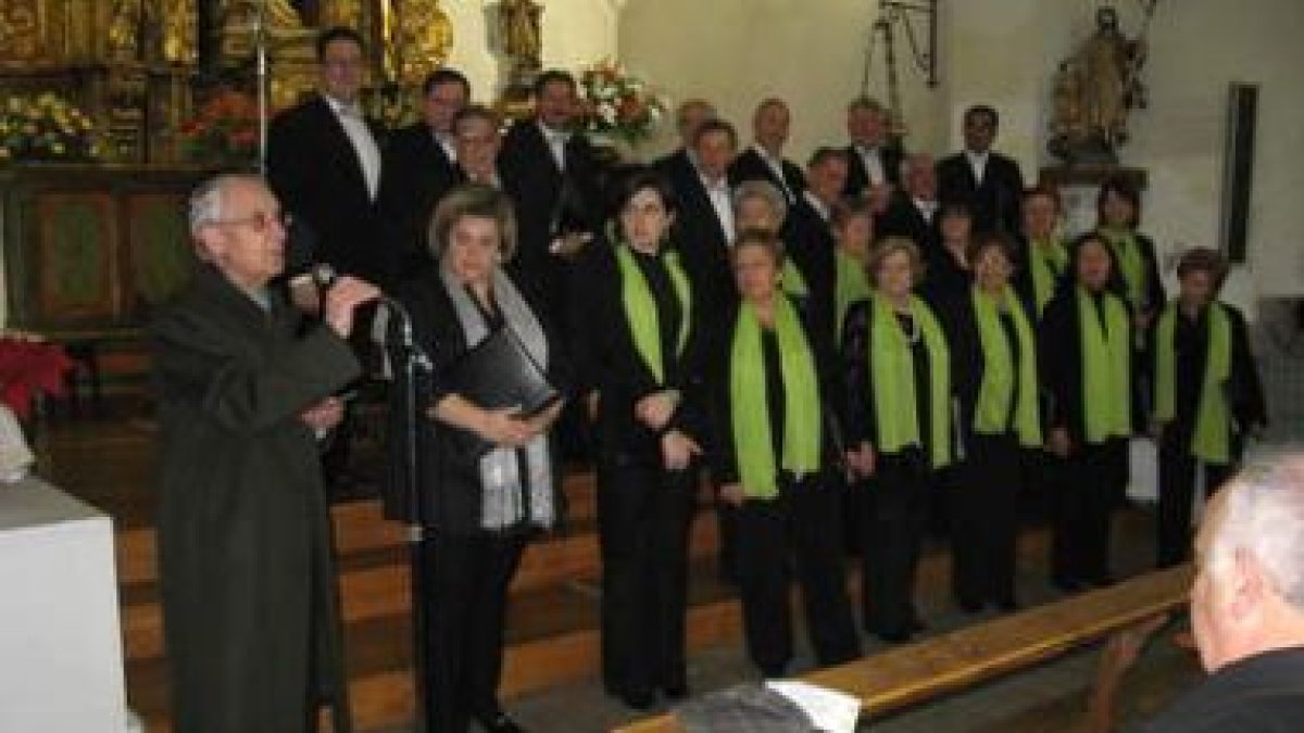 El homenaje a José María Álvarez, durante el concierto navideño.