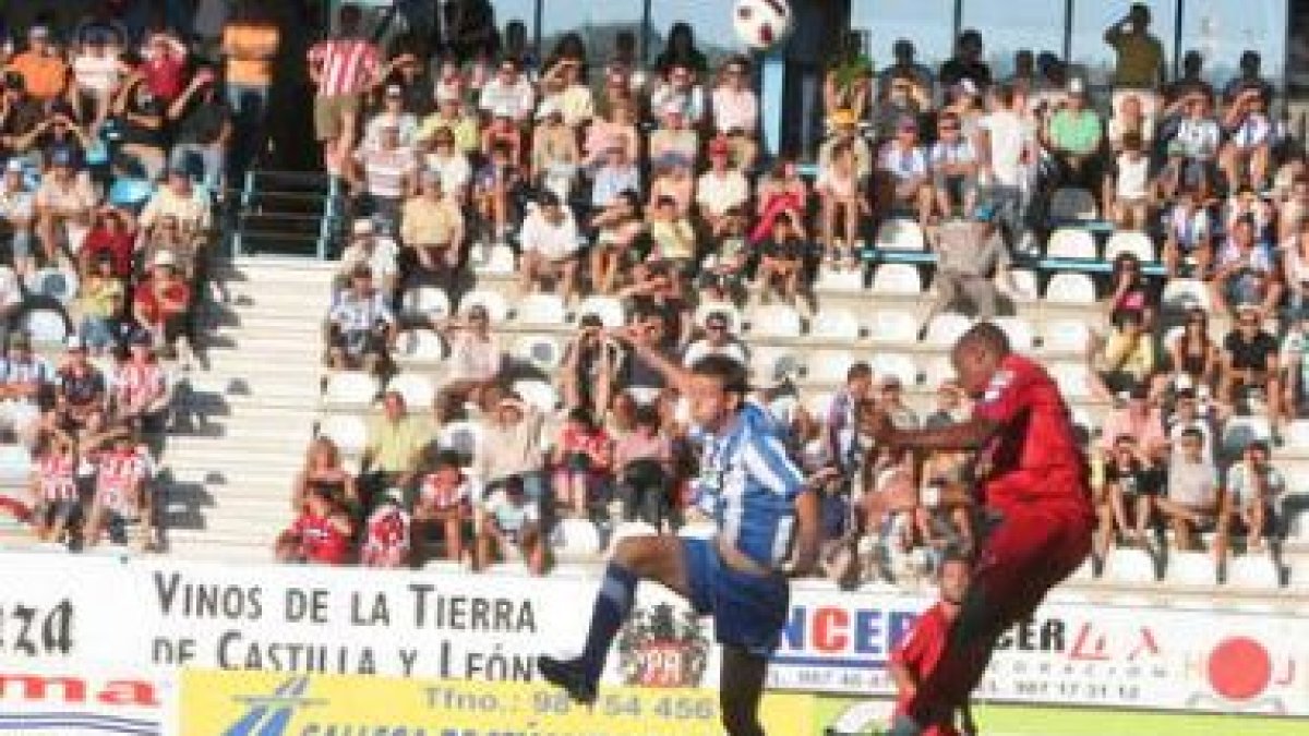 El duelo de la pasada pretemporada entre estos dos equipos acabó con igualada a un tanto, marcando M