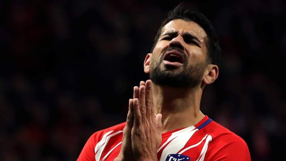 El delantero del Atlético Diego Costa no juega hoy por lesión la vuelta de cuartos de la Copa. K. HUESCA