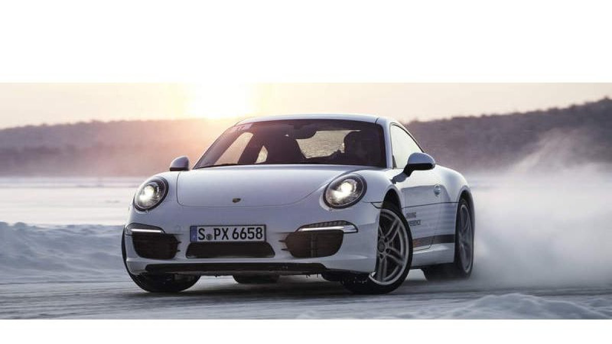 Una musculada zaga personaliza las renovadas versiones «4» y 4S» del mítico 911.