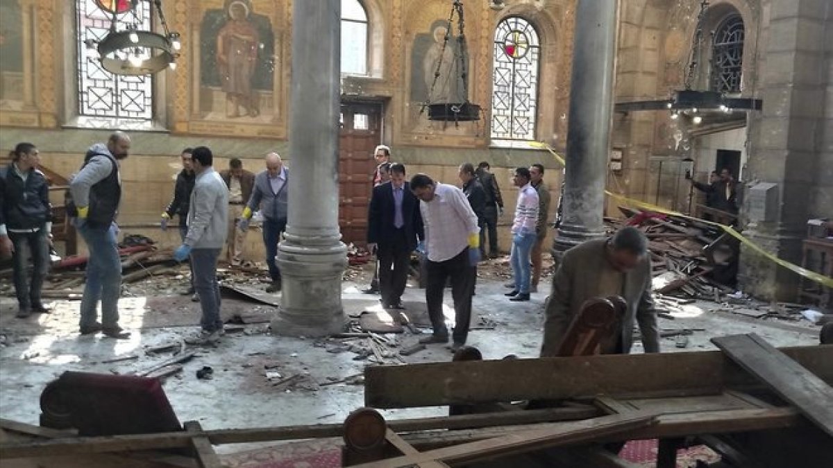 2016: Atentado en la catedral de San Marcos de El Cairo.