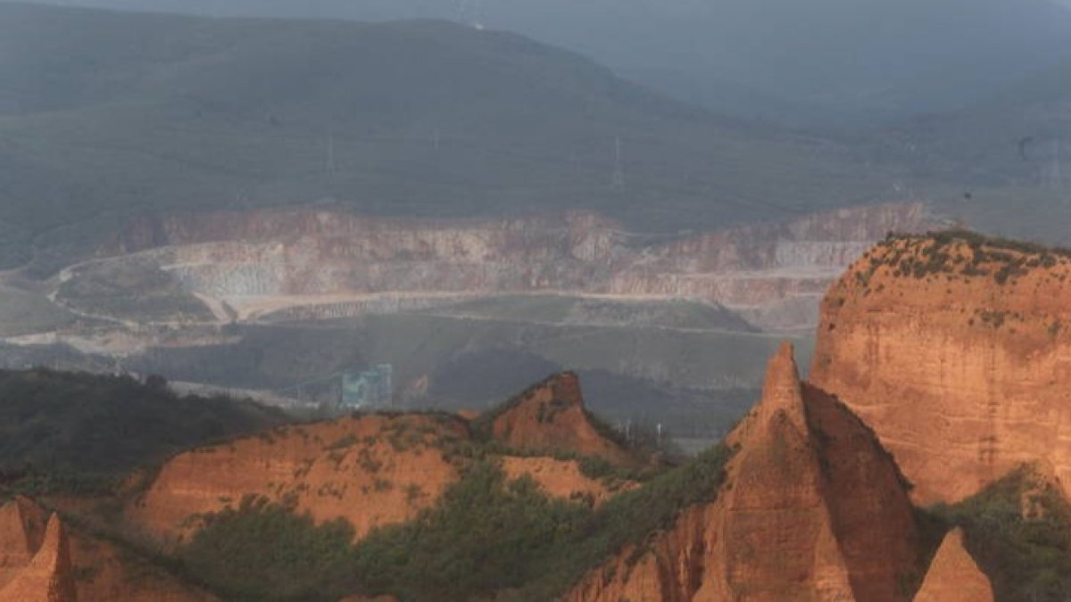 Cantera que será restaurada para salvar el paisaje de Las Médulas, declaradas Patrimonio de la Humanidad. L. DE LA MATA