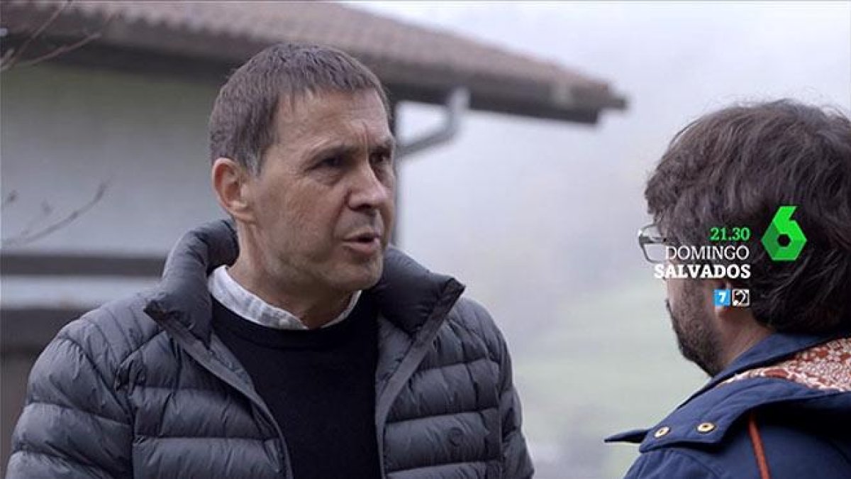 Arnaldo Otegi conversa con Jordi Évole en 'Salvados'.
