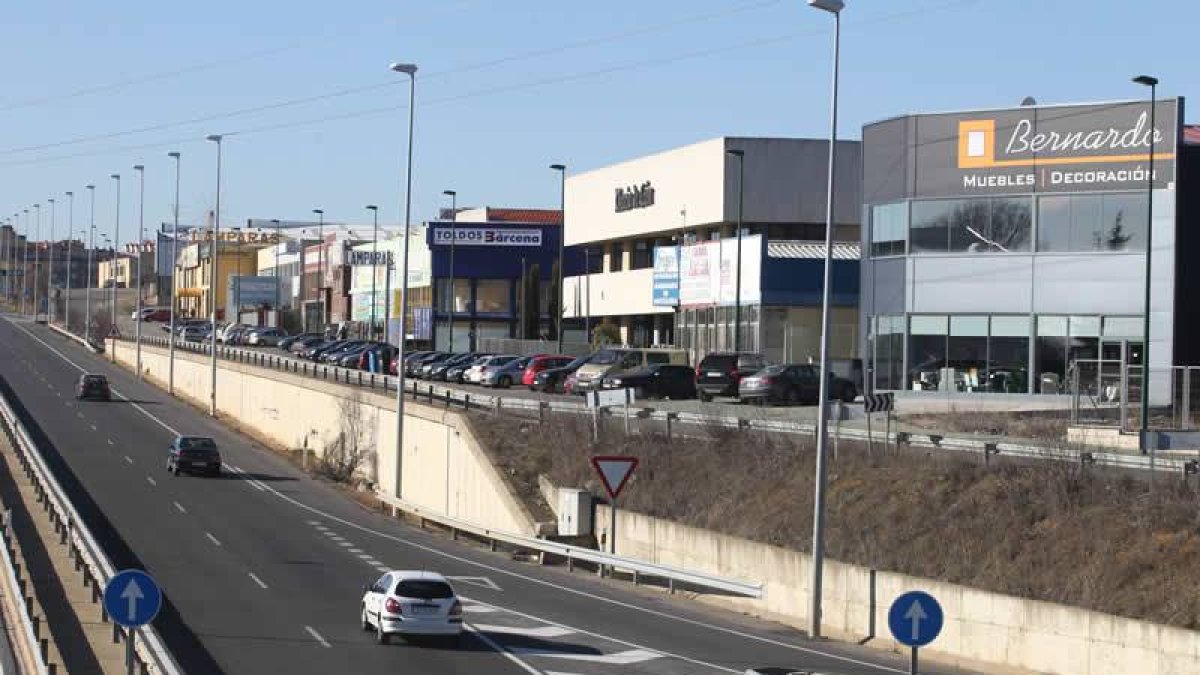 El polígono de Trobajo no tiene alumbrado público desde hace más de tres meses.