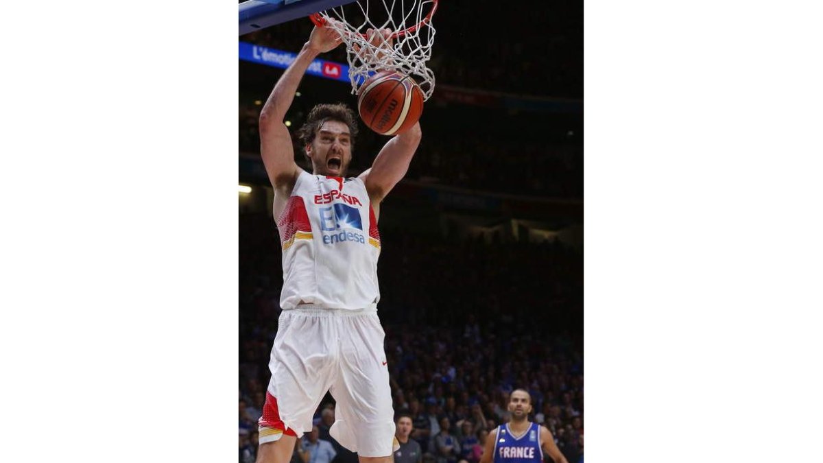 Gasol machaca el aro para poner el definitivo 80-75