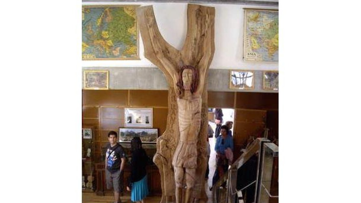 El Cristo del Haya de la Humildad, obra del polifacético artista Saturnino Alonso.