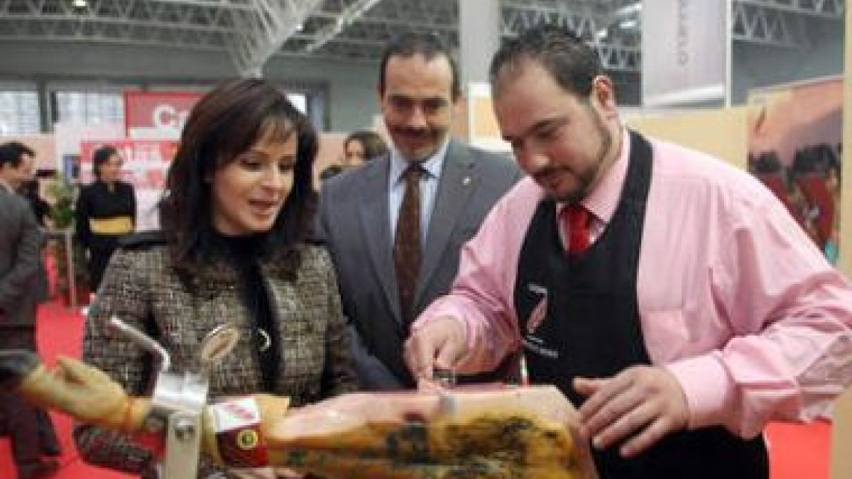 Silvia Clemente acudió a la apertura de la feria de Alimentaria.