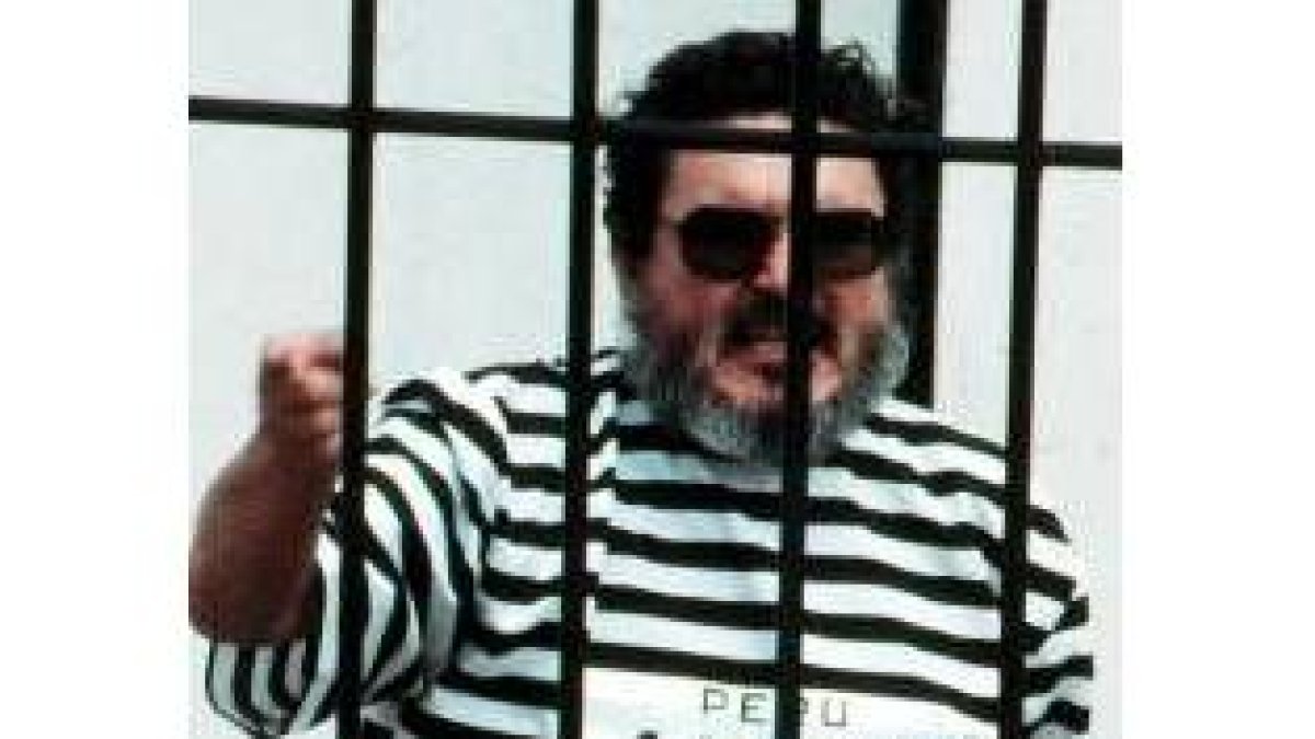 Abimael Guzmán, tras ser detenido