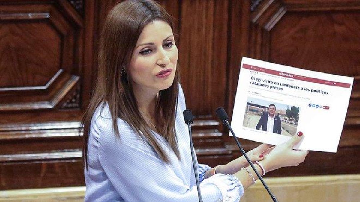 Lorena Roldán, en una sesión del Parlamento catalán.