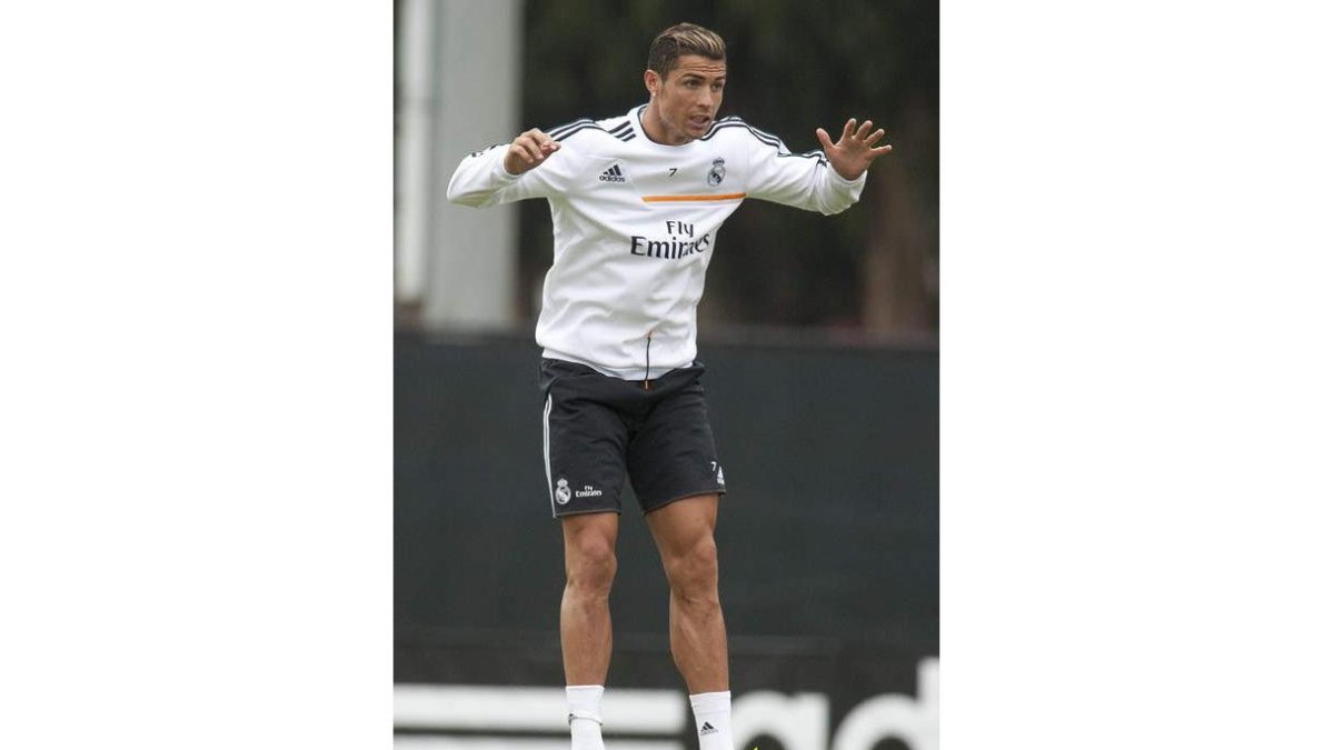 Ronaldo, en el entrenamiento del Madrid en Los Ángeles.