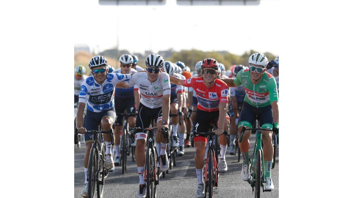 La Bañeza disfrutará de los ‘gallos’ del ciclismo mundial en la Vuelta a España 2023. JAVIER LIZÓN