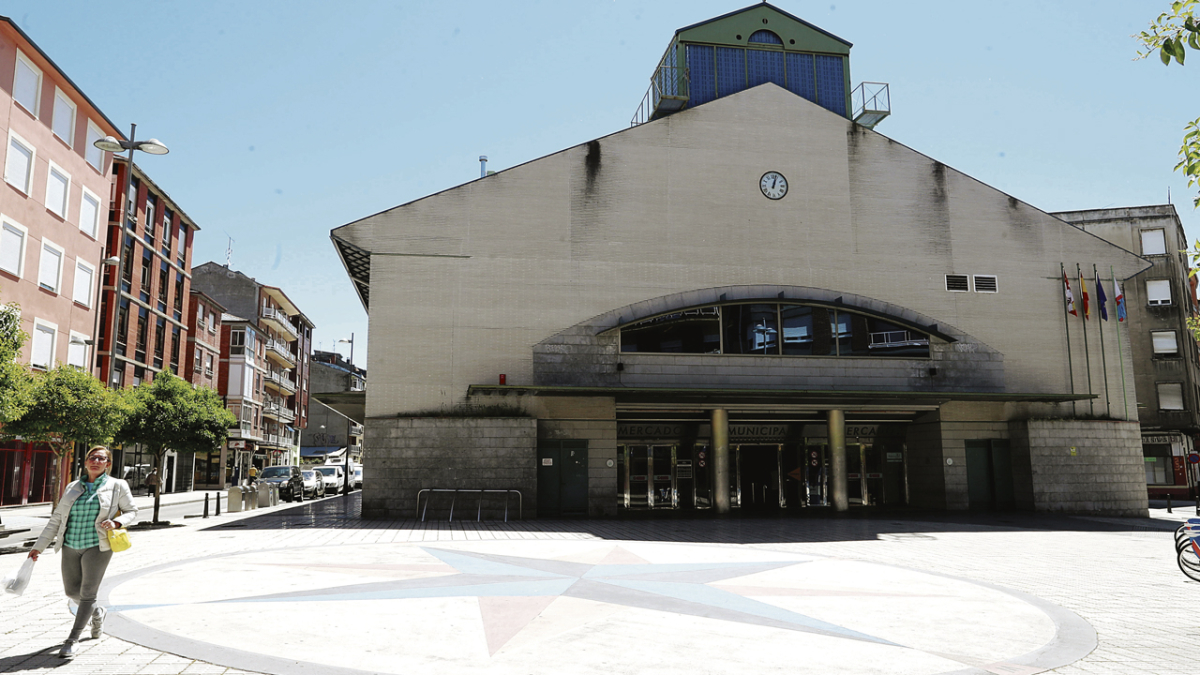 Imagen de archivo del mercado de abastos de Ponferrada.