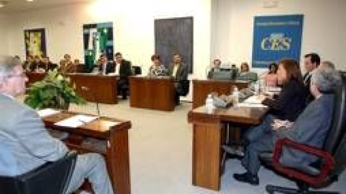 María José Salgueiro se reunió con los alcaldes de 37 municipios de la comunidad
