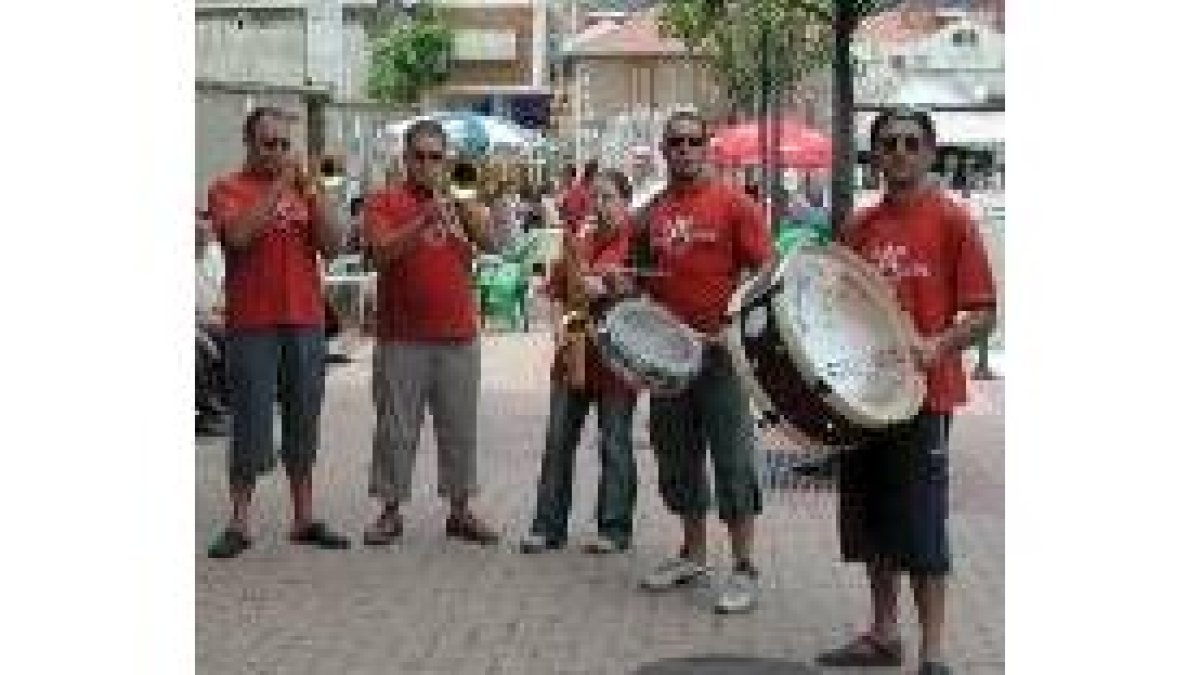 La charanga Rico Rico acompañará de nuevo a la Virgen hasta la iglesia de San Roque