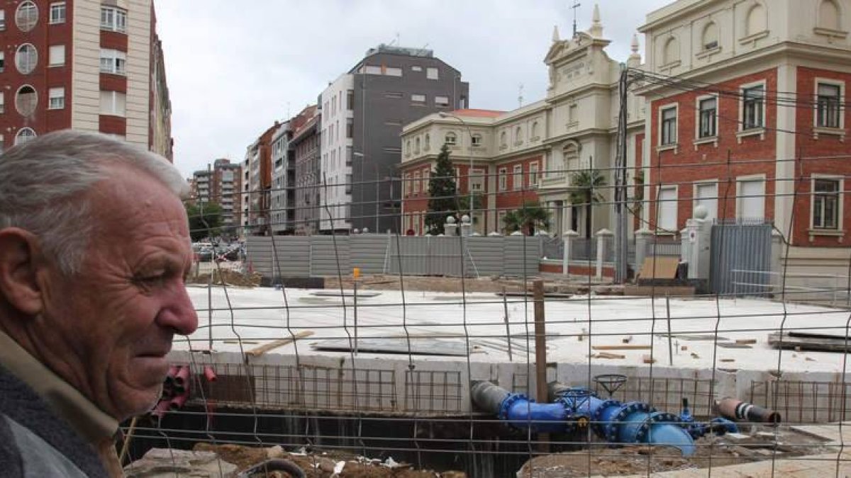 La plancha de hormigón ya permite ver la comunicación del puente de los Maristas.