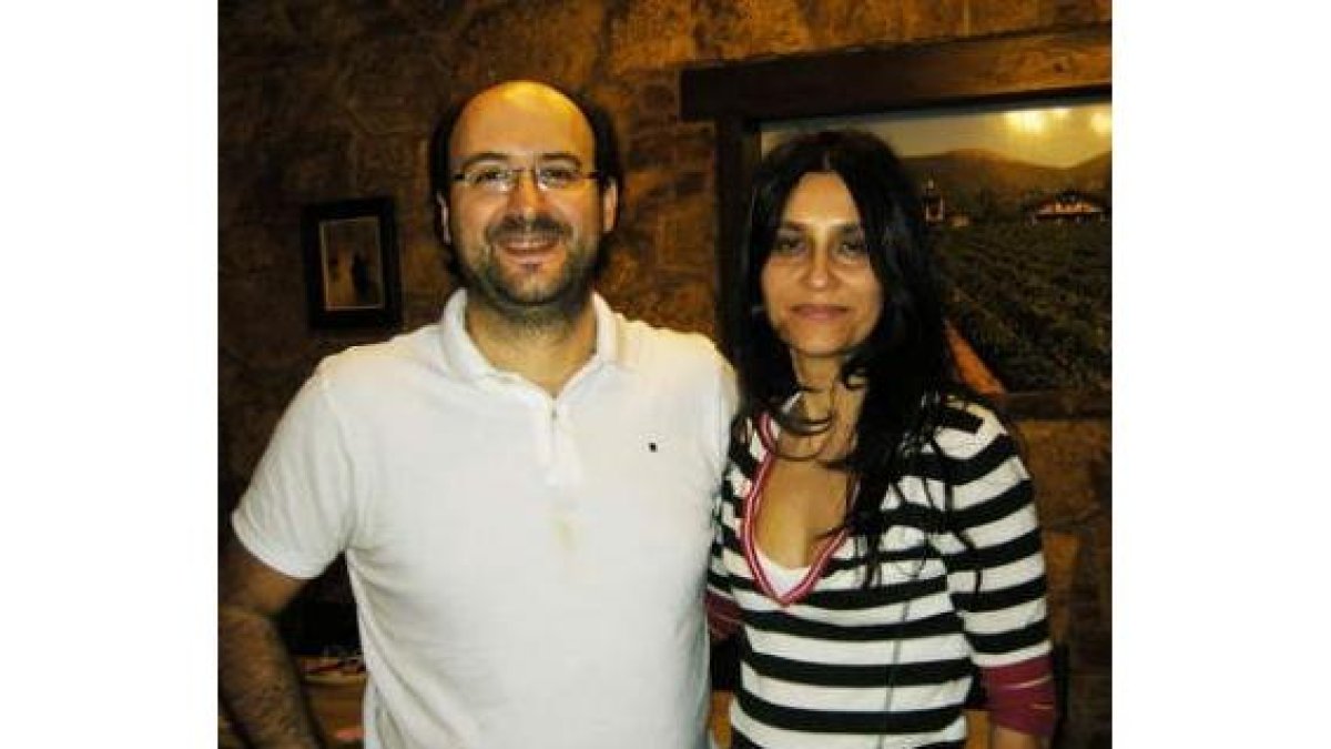 Luciano y Beatriz en su establecimiento de Prada a Tope.