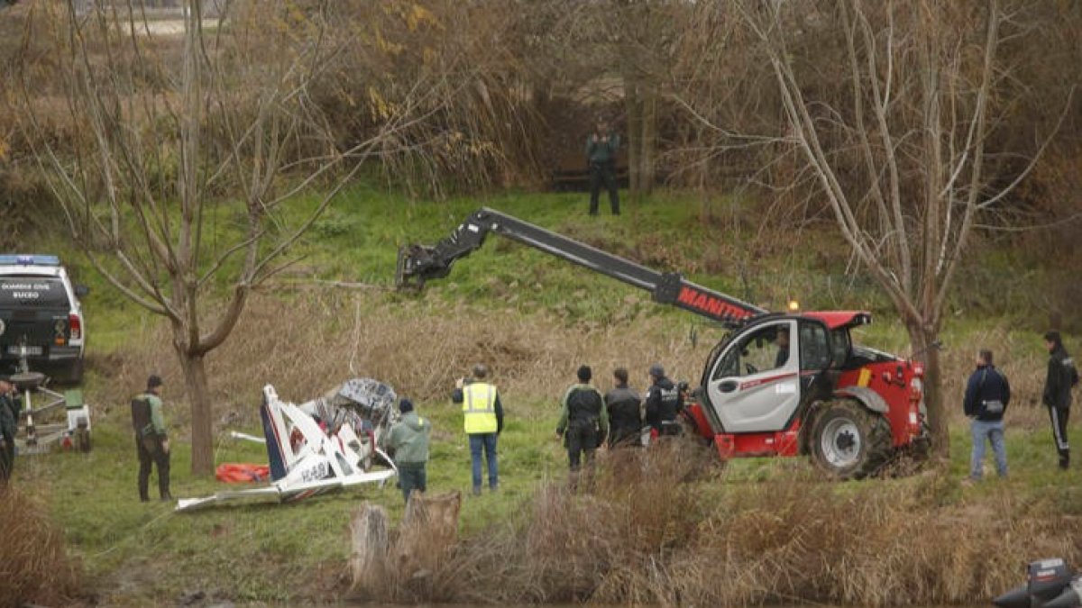 Estado en el que quedó el ultraligero siniestrado. R. GARCÍA