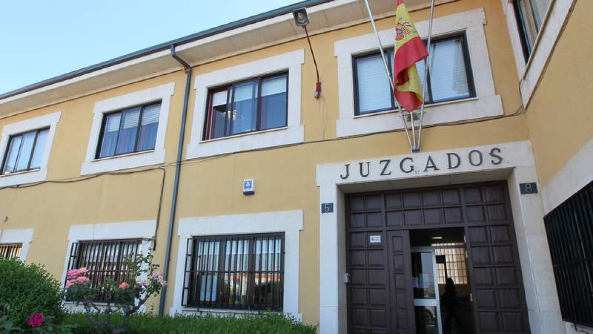 Imagen de la fachada de los juzgados de Astorga.