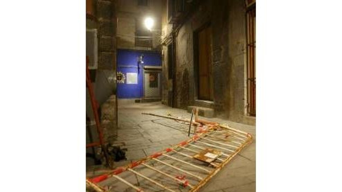 Acto vandálico nocturno en una de las calles del barrio Húmedo