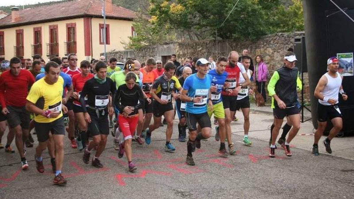 La salida de la prueba contó con cerca de 80 participantes, 17 de ellos en canicross.