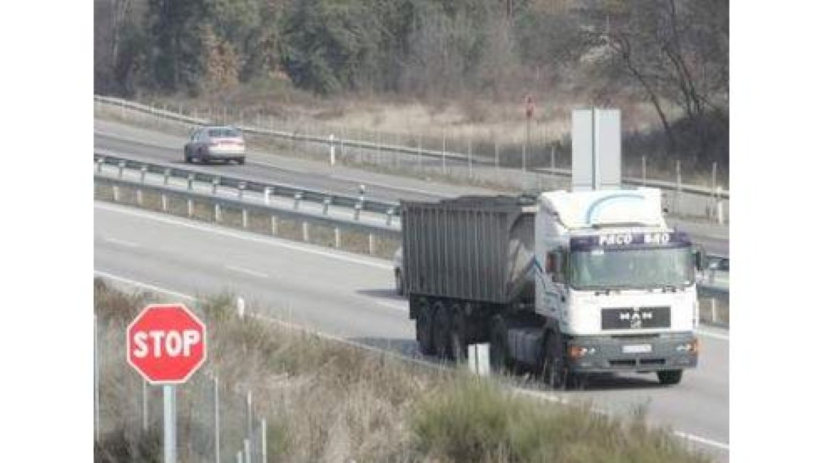 Tramo de autovía entre Ponferrada y Toreno.