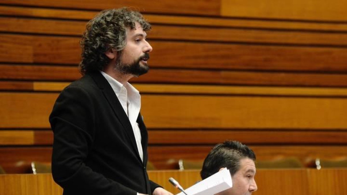 El portavoz del Grupo Parlamentario Mixto, José Sarrión