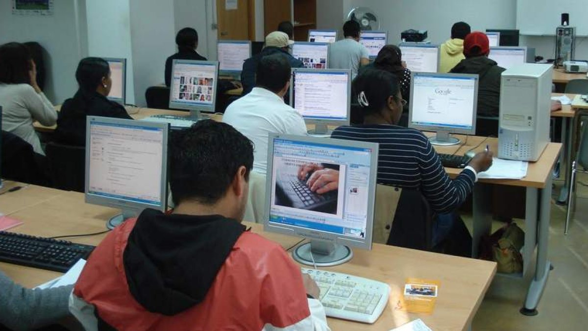 Los interesados en los cursos de formación pueden ponerse en contacto con el Imfe. ANA F. BARREDO
