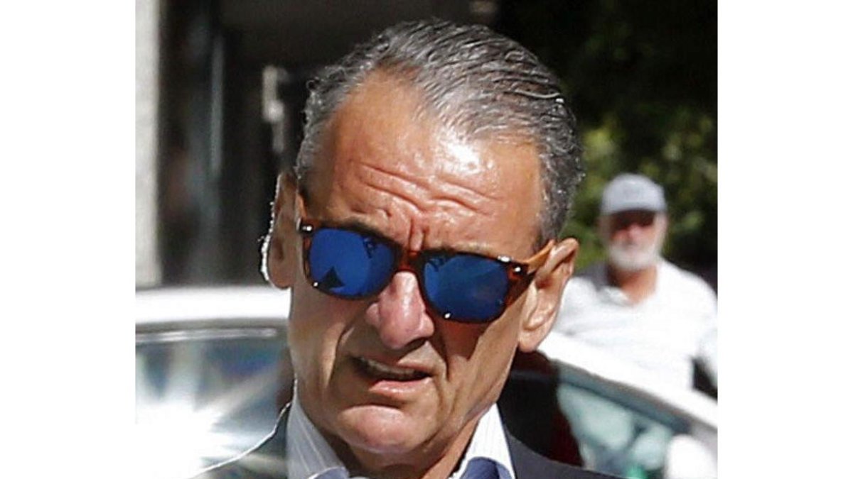 Mario Conde. BALLESTEROS