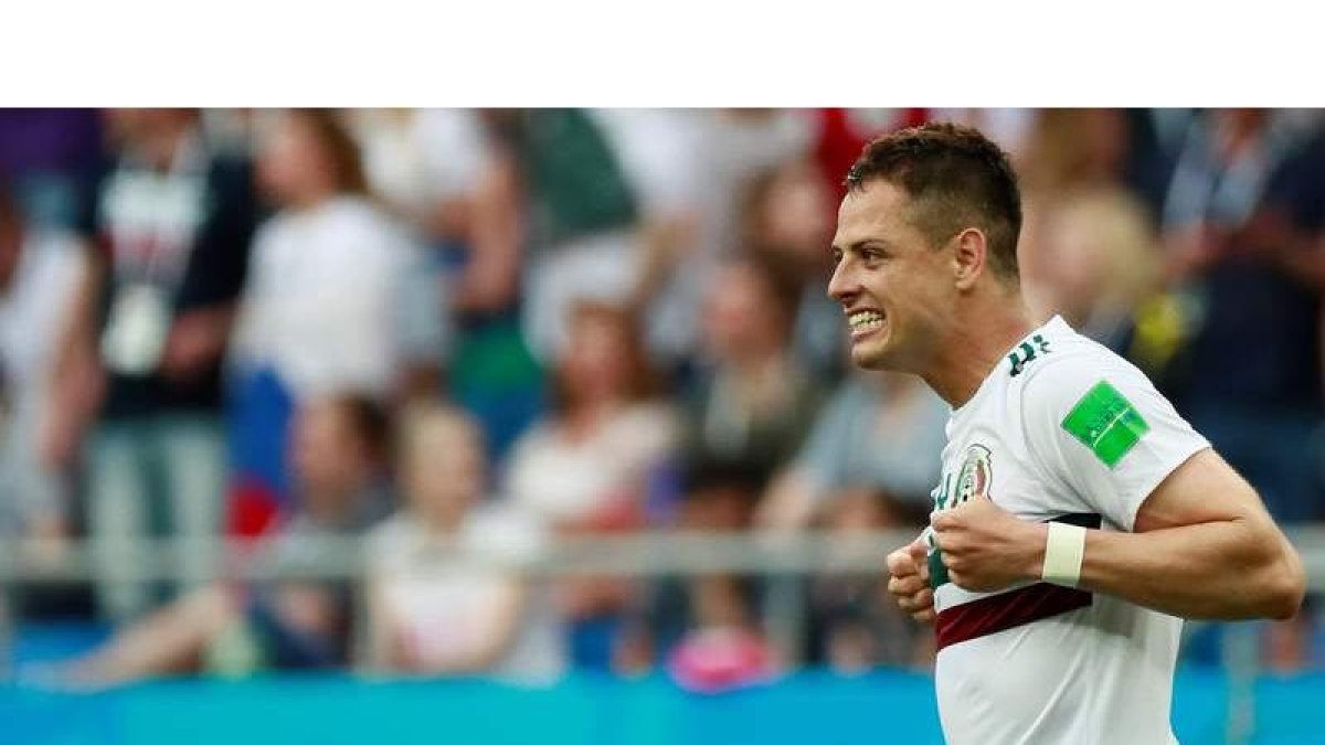 Chicharito Hernández celebra el segundo gol de México ante Corea del Sur. JOSÉ MÉNDEZ