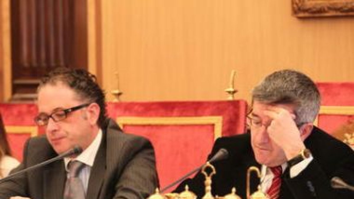 Chamorro, vicealcalde, junto al alcalde, Fernández.